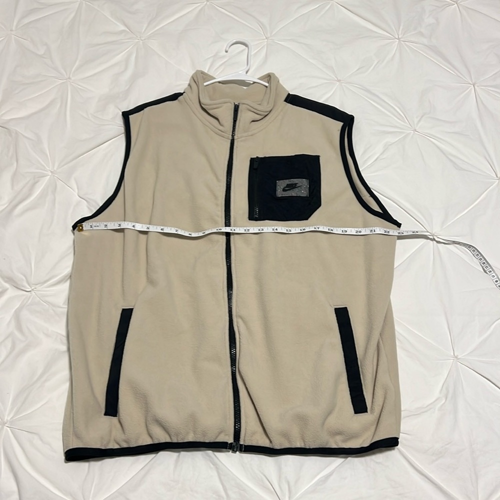 Nike NWOT Vest